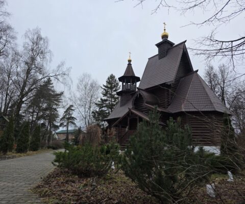 Наместник Обители совершил Божественную Литургию на монастырском подворье в селе Саввинская Слобода