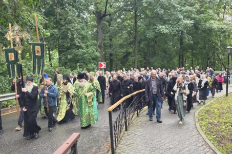 День памяти перенесения мощей преподобного Саввы Сторожевского под вновь сооруженную сень (1847г.) молитвенно встретили в Обители